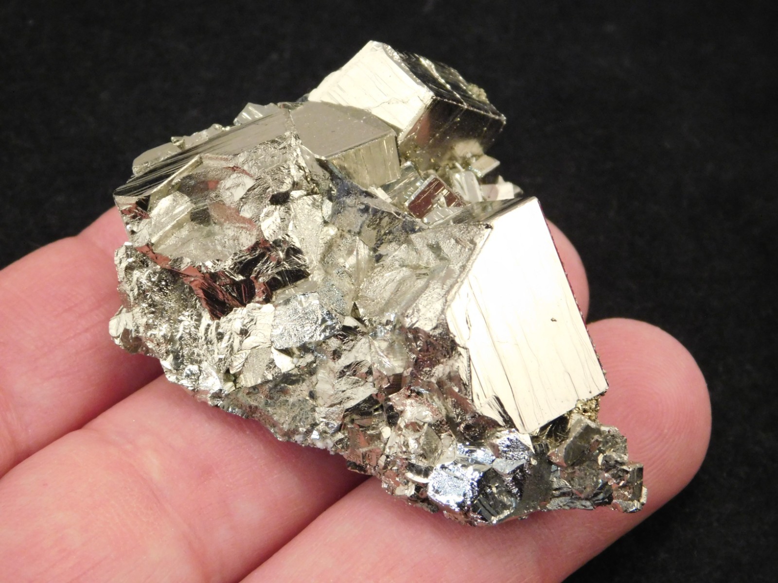 Smaller PYRITE Crystal CUBE Cluster! Nice and 100% Natural Peru 74.6gr