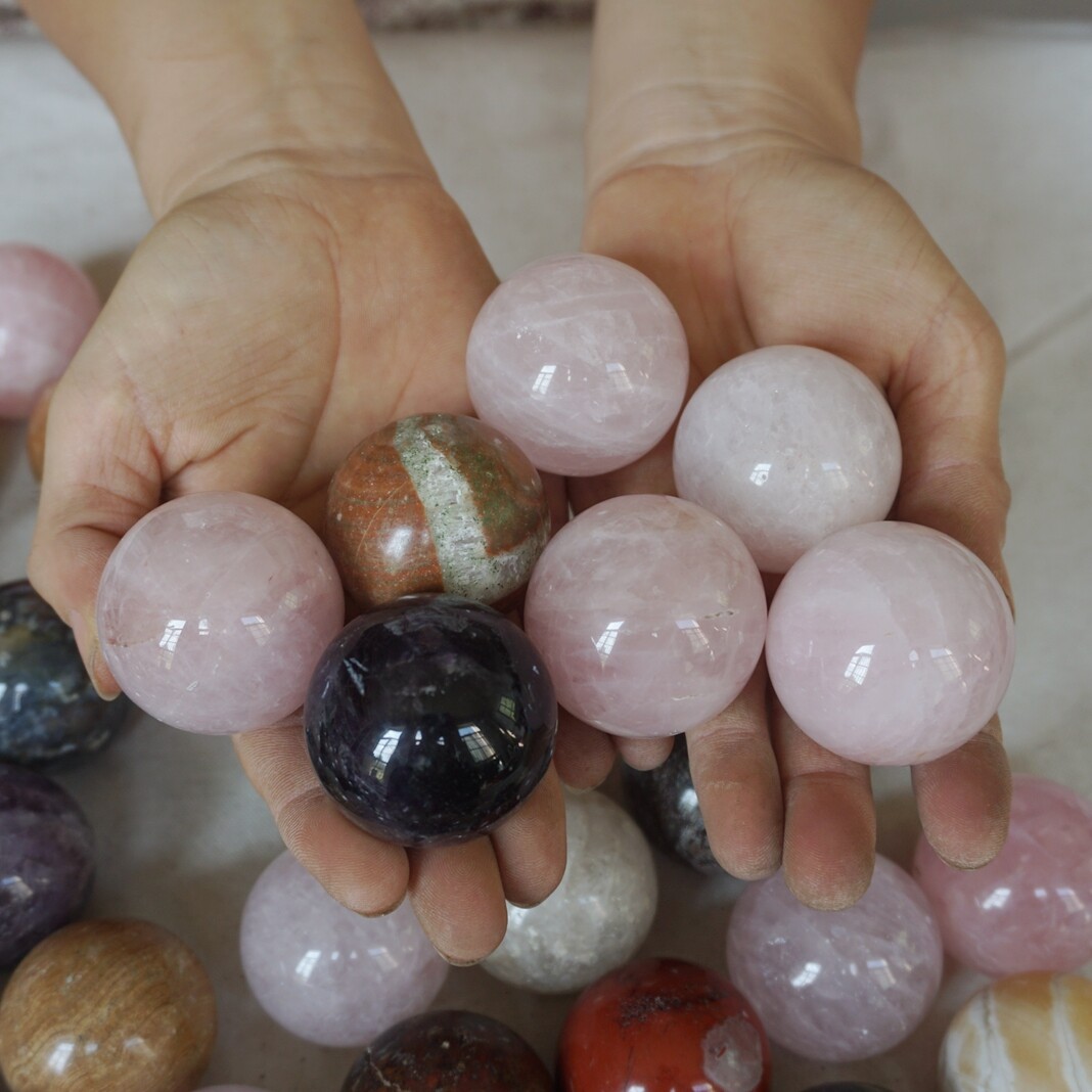 10Pcs Natural Quartz Crystal Jasper Sphere Ball Diverse Rock Tumbles Healing 4cm