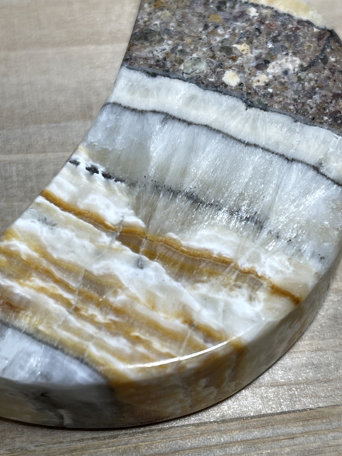 BANDED ONYX MOON – Mineral Calcite Carving Lunar Crystal Witch Stone Brown White