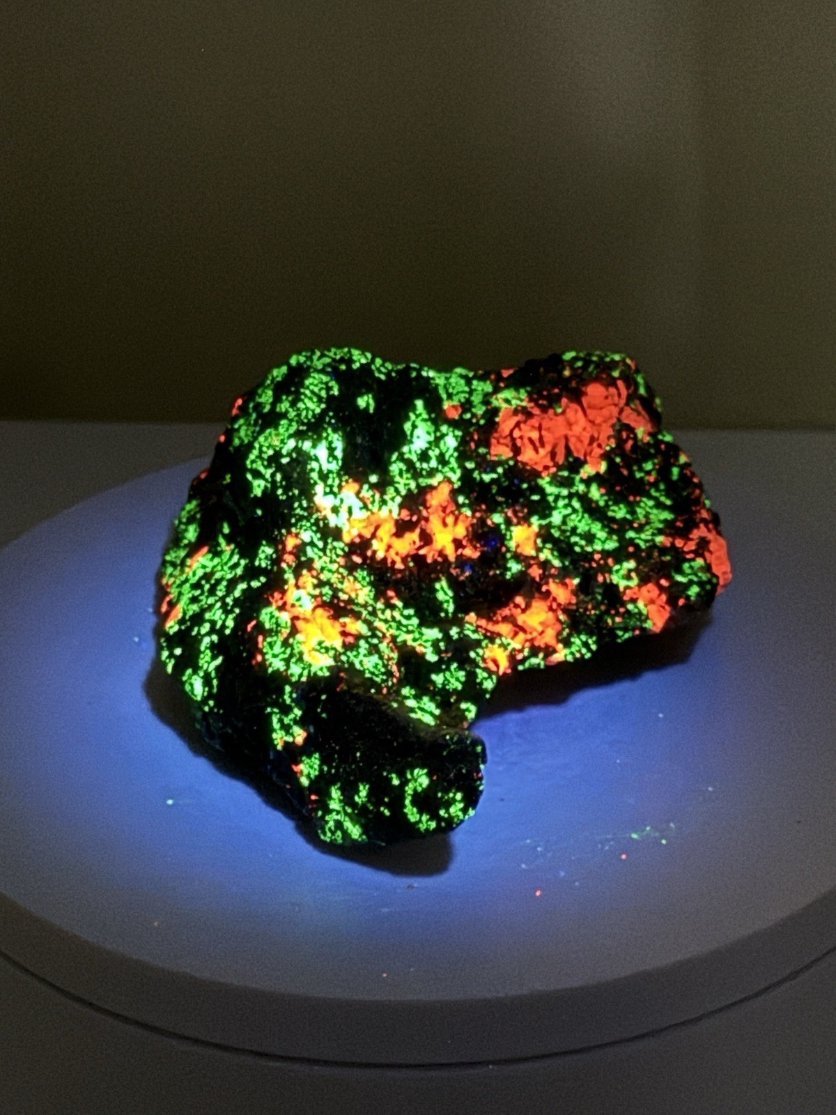 ELECTRIC Calcite, Willemite, & Franklinite Fluorescent Mineral Specimen – NJ