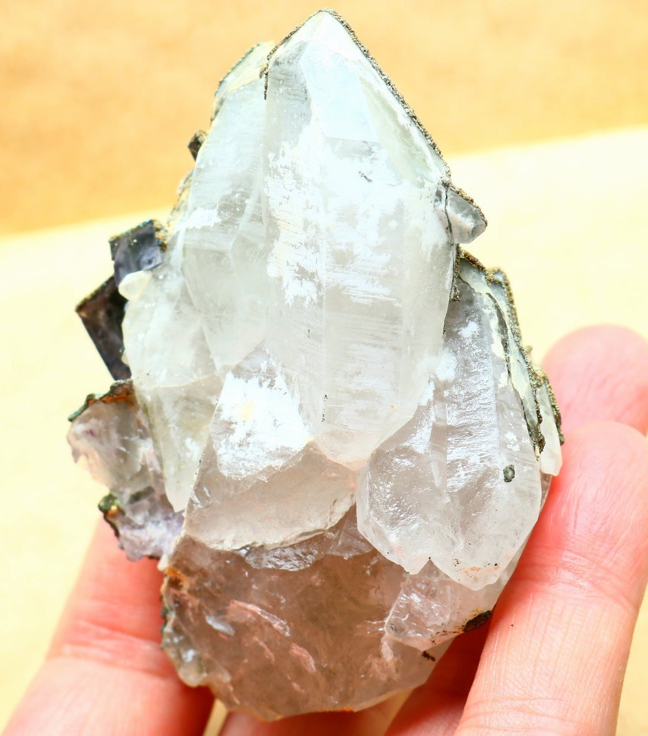 202.5g Natural purple Cubic fluorite Seven-color pyrite mineral specimen