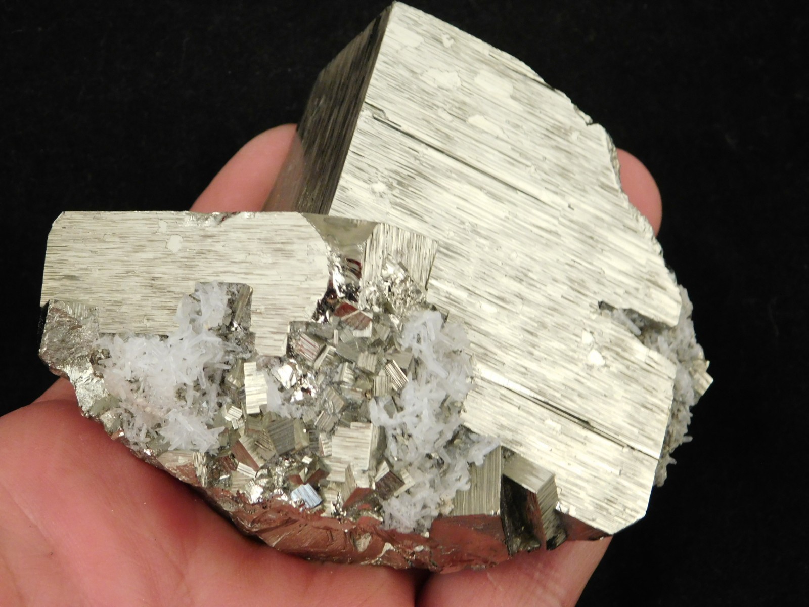 Big! Very Nice and 100% Natural PYRITE CUBE Cluster From Peru 506gr