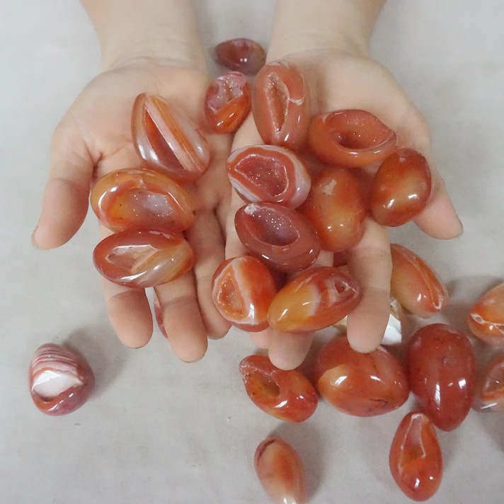 2.2LB 32 Natural Red Carnelian Agate Crystal Geode Egg Carved Palm Stone Healing