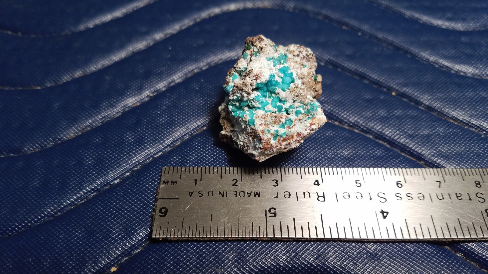 SiG: Blue-Green Greenish-Blue Alumino Adamite Clusters on Matrix from Greece