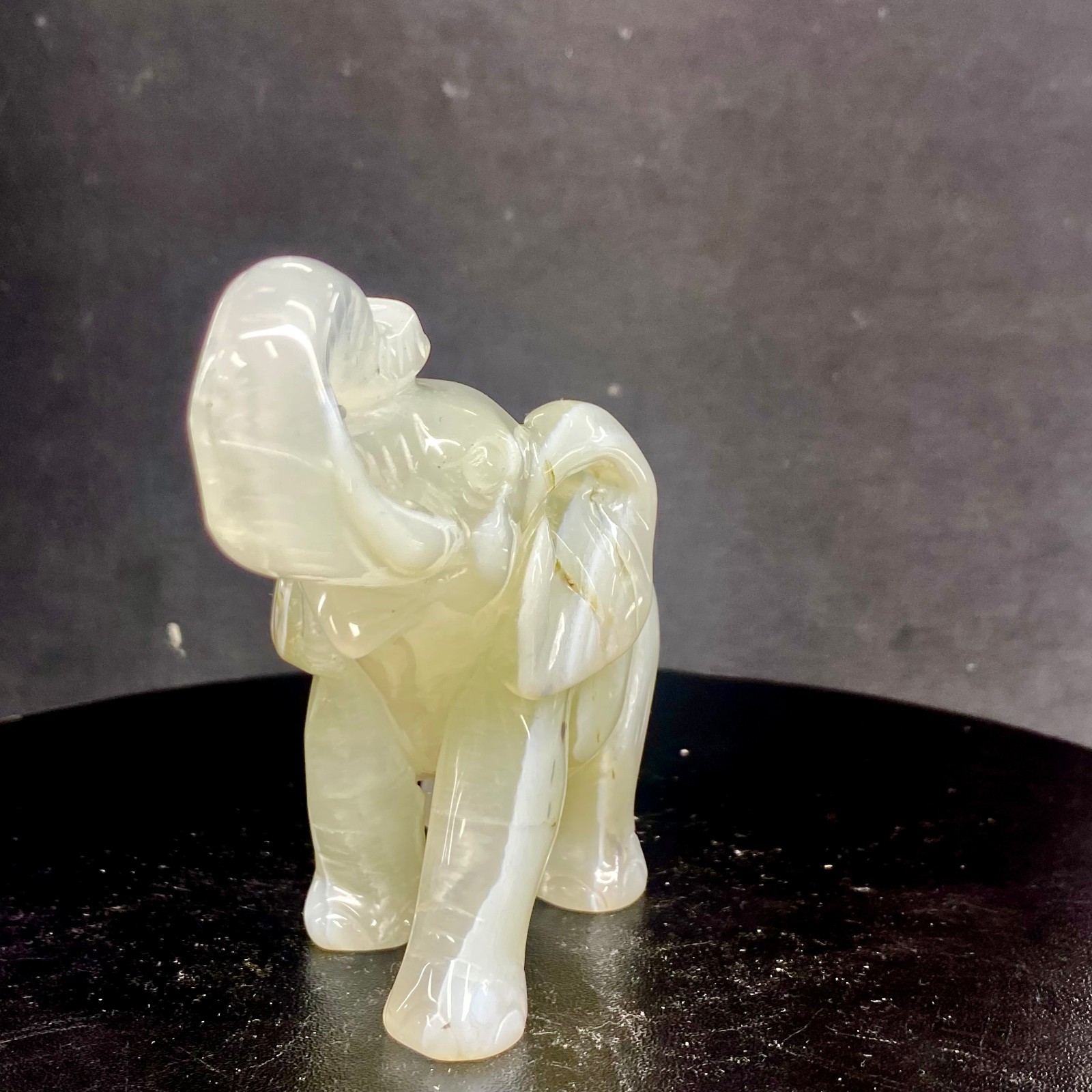 300G Natural agate carved crystal elephant realistic crystal therapy