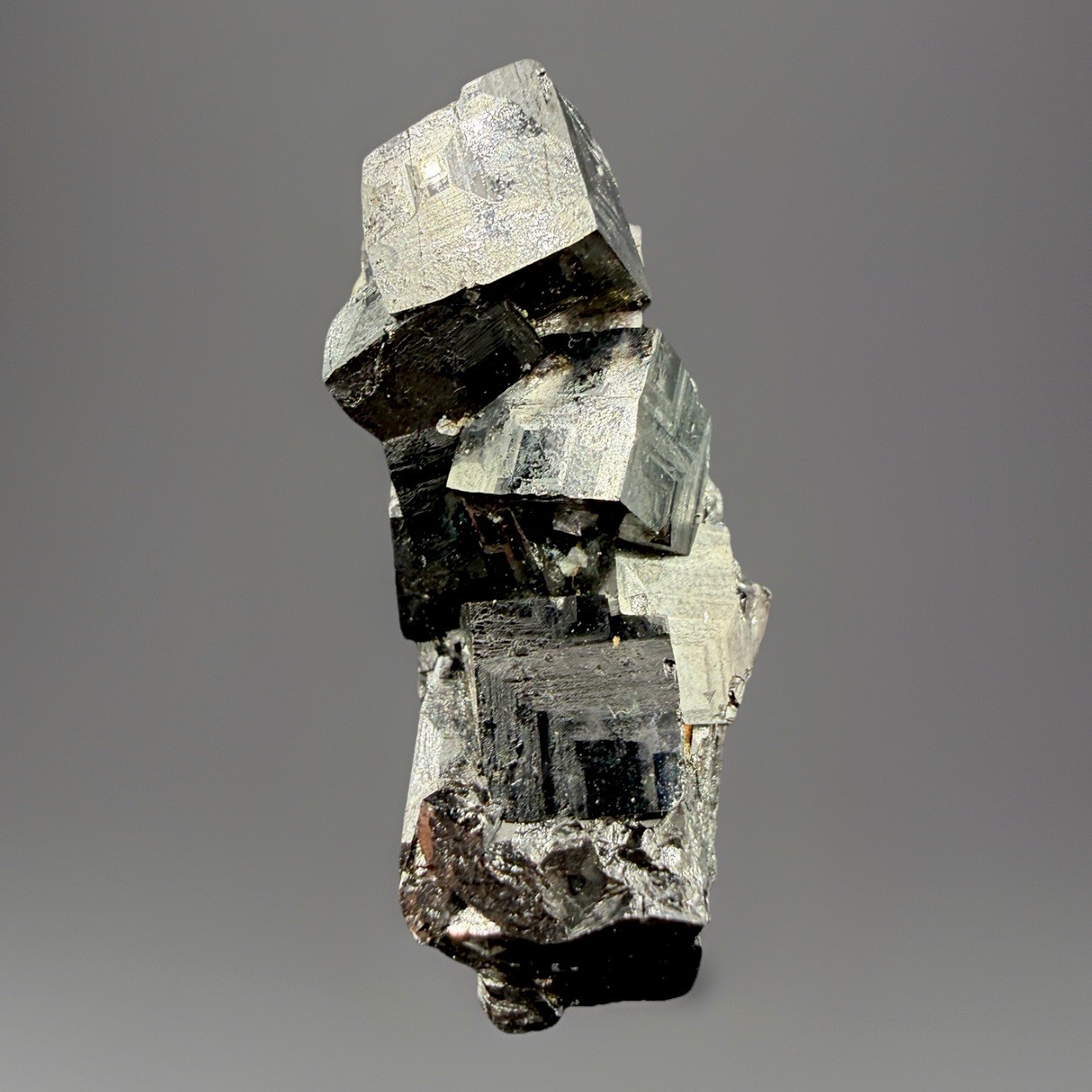 Magnetite Crystal Cluster : ZCA #4 Mine . Balmat , New York 🇺🇸