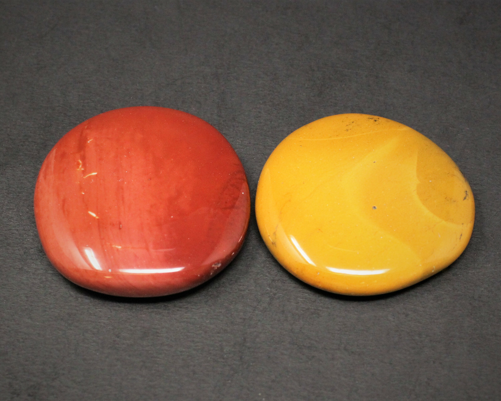 Mookaite Palm Stone MEDIUM (Smooth Polished Mookaite Gemstone Worry Stone)