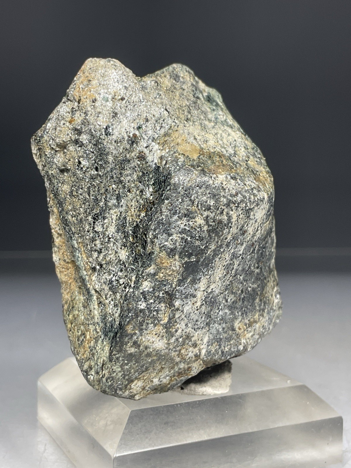 SS Rocks – Staurolite “Fairy Cross” (Patrick Co, Virginia) 84g