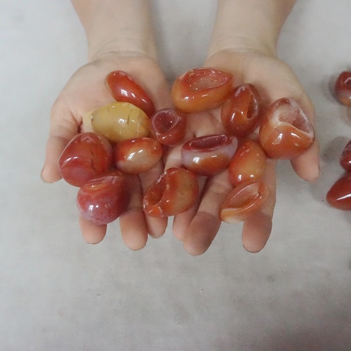 2.2LB 32 Natural Red Carnelian Agate Crystal Geode Egg Carved Palm Stone Healing
