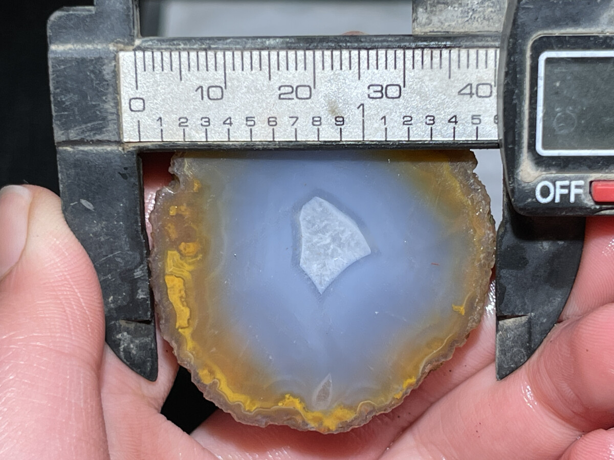 1Pair China Agate Hebei xuanhua natural Crystal Geodes collectible 108g D101