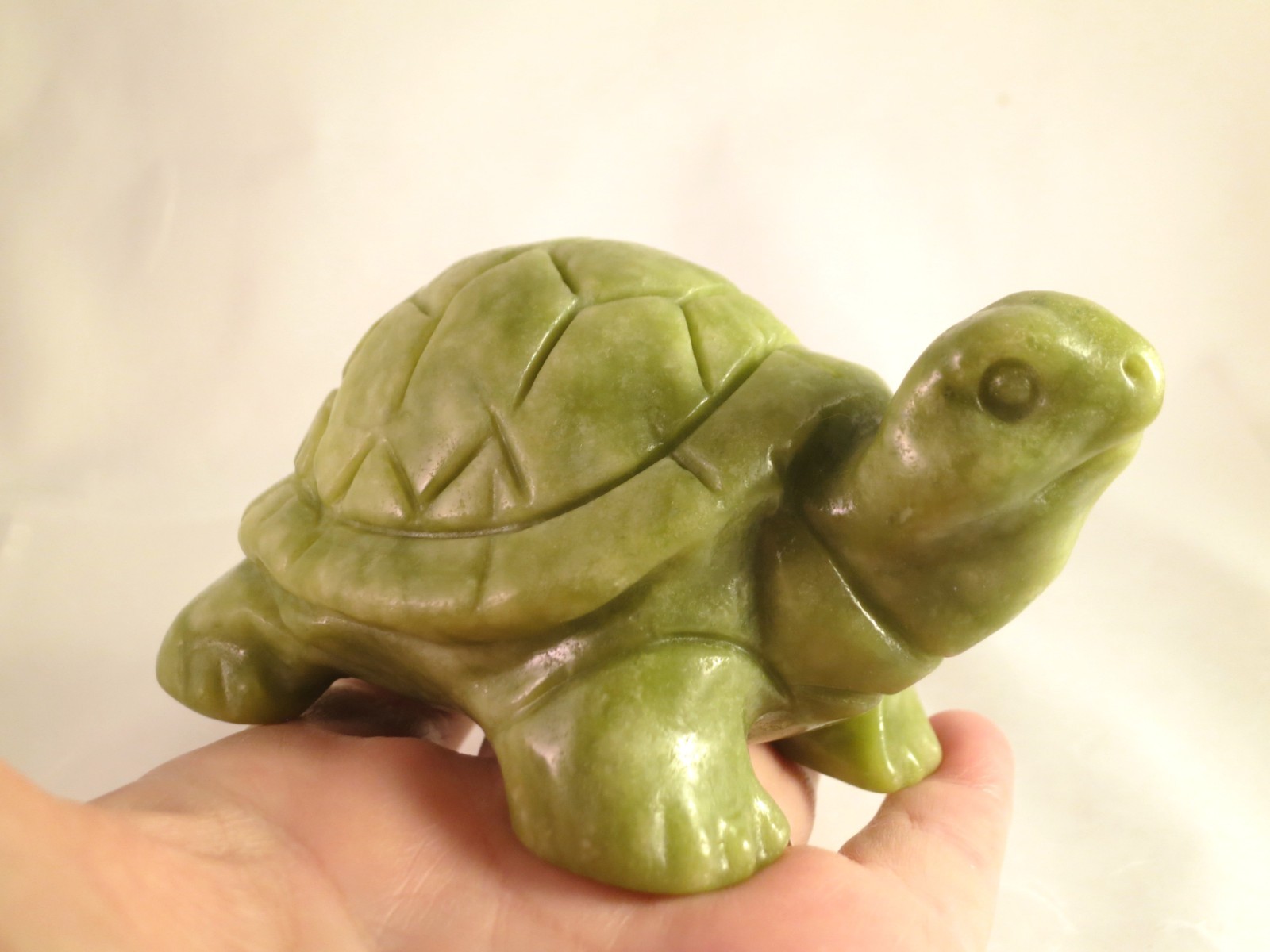 3.9″ GREEN SERPENTINE Carved and Polished TURTLE – PERU