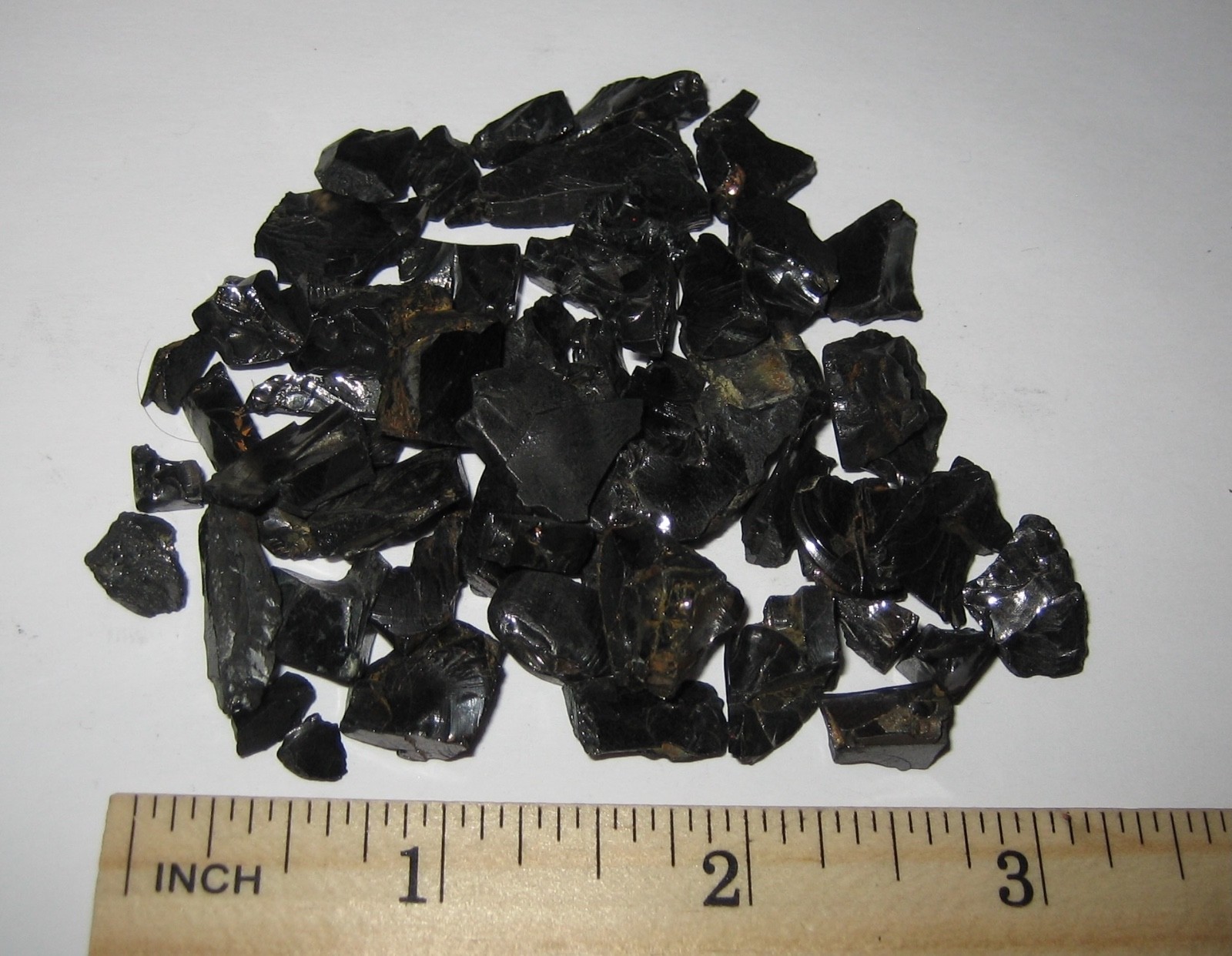 PILE OF SMALL NATURAL ROUGH 0.2-0.5″ NOBLE ELITE SHUNGITE CRYSTALS RUSSIA 26g *2