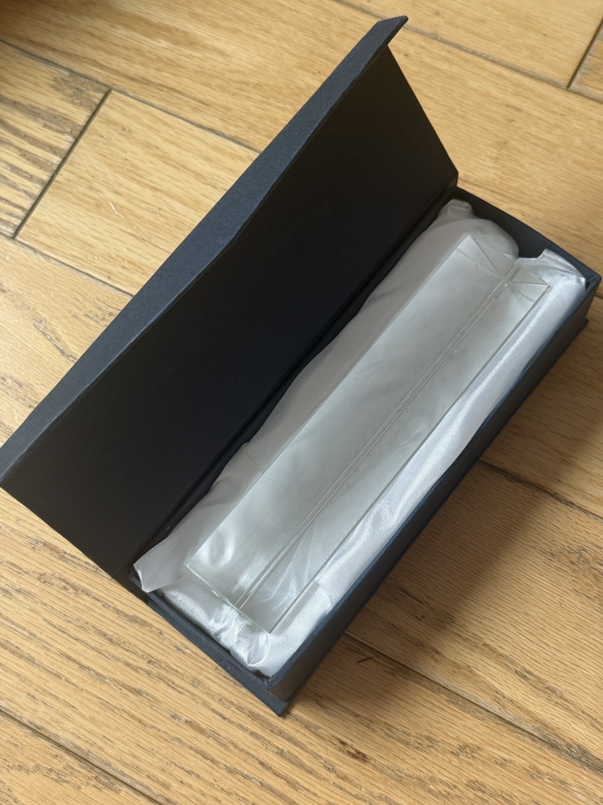 Amlong Crystal 8 Prism In Original Box EXC Condition Satin Lining Photography