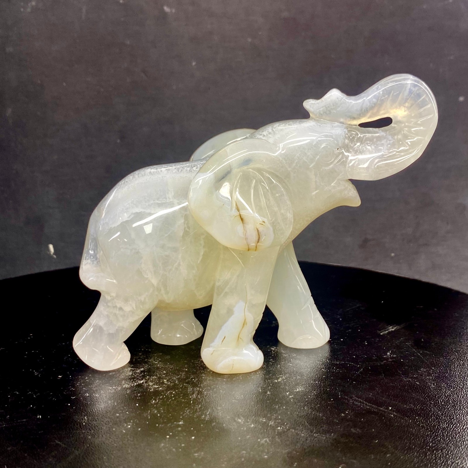 300G Natural agate carved crystal elephant realistic crystal therapy