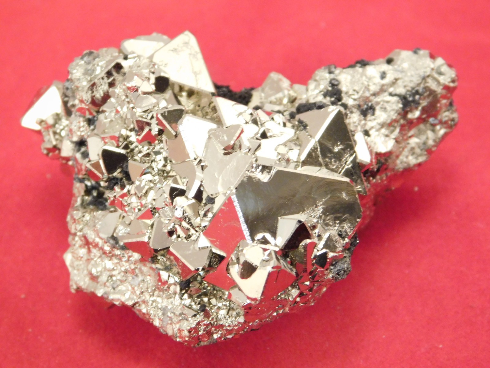 PYRAMID Shaped Crystals Tetrahedron PYRITE Crystal Cluster Sphalerite Peru 162gr