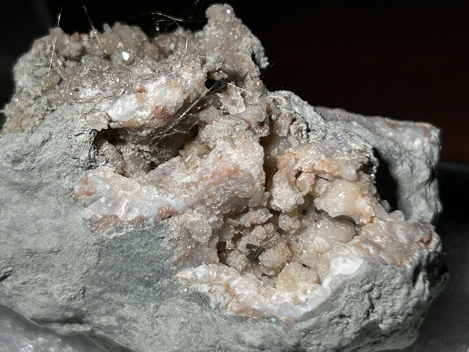 MILLERITE, Chalcopyrite, Pyrite, Quartz – Halls Gap, Lincoln County, Kentucky