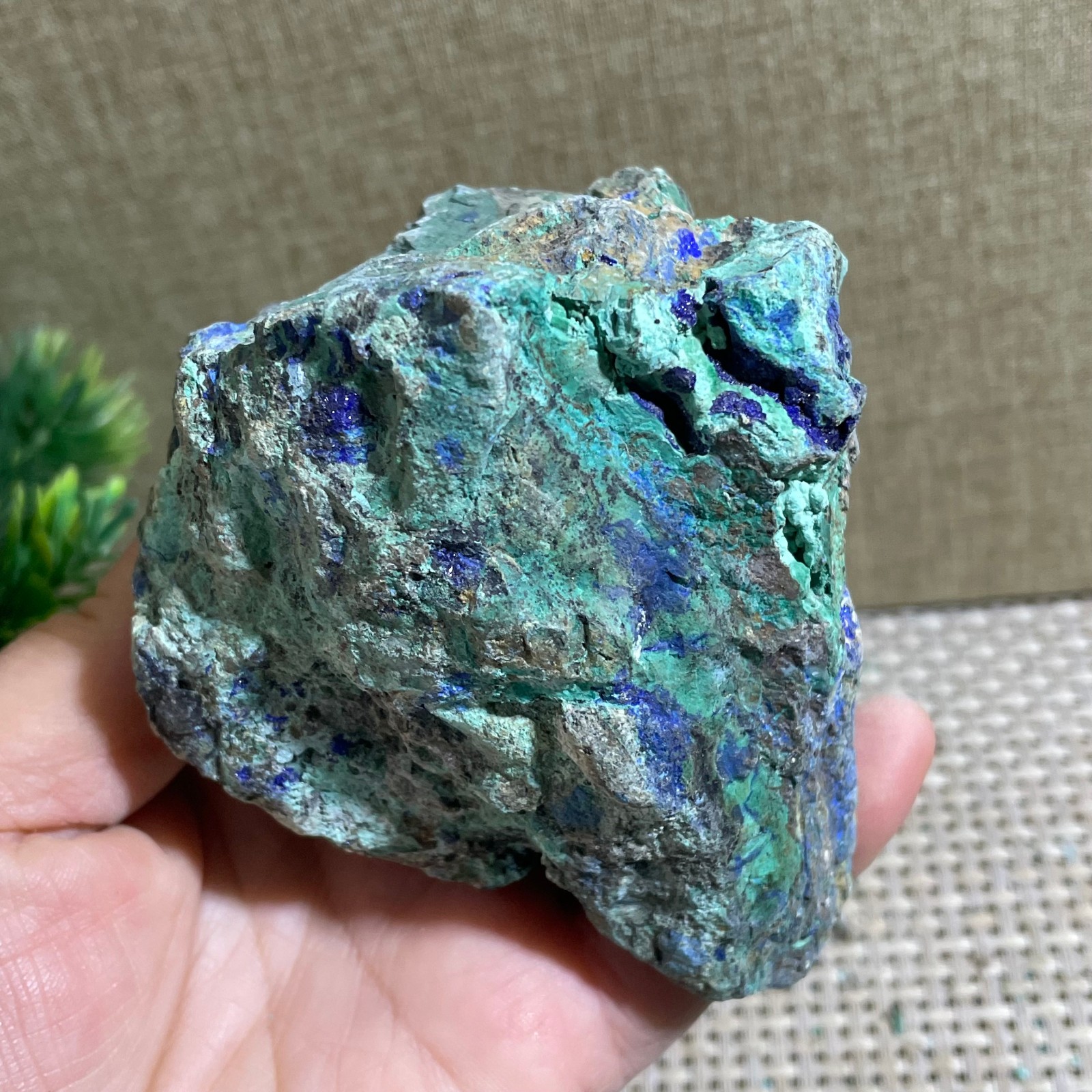 Restoration of Blue Copper Ore Quartz Crystal Mineral Samples 350g