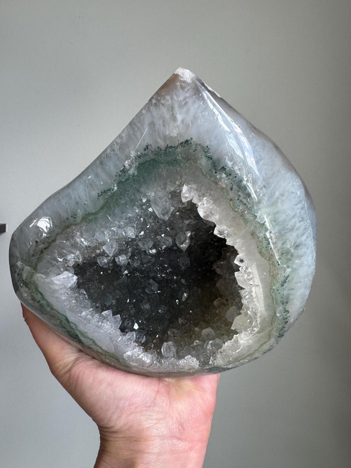 Uruguayan Quartz Flame Geode Mineral Specimen Standing Crystal Cluster A12