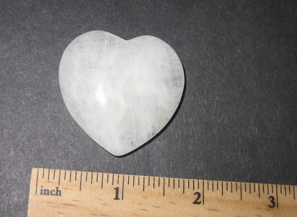 40mm HIGH QUALITY POLISHED NATURAL CRYOLITE STONE HEART GREENLAND ~ 29.1grams *1