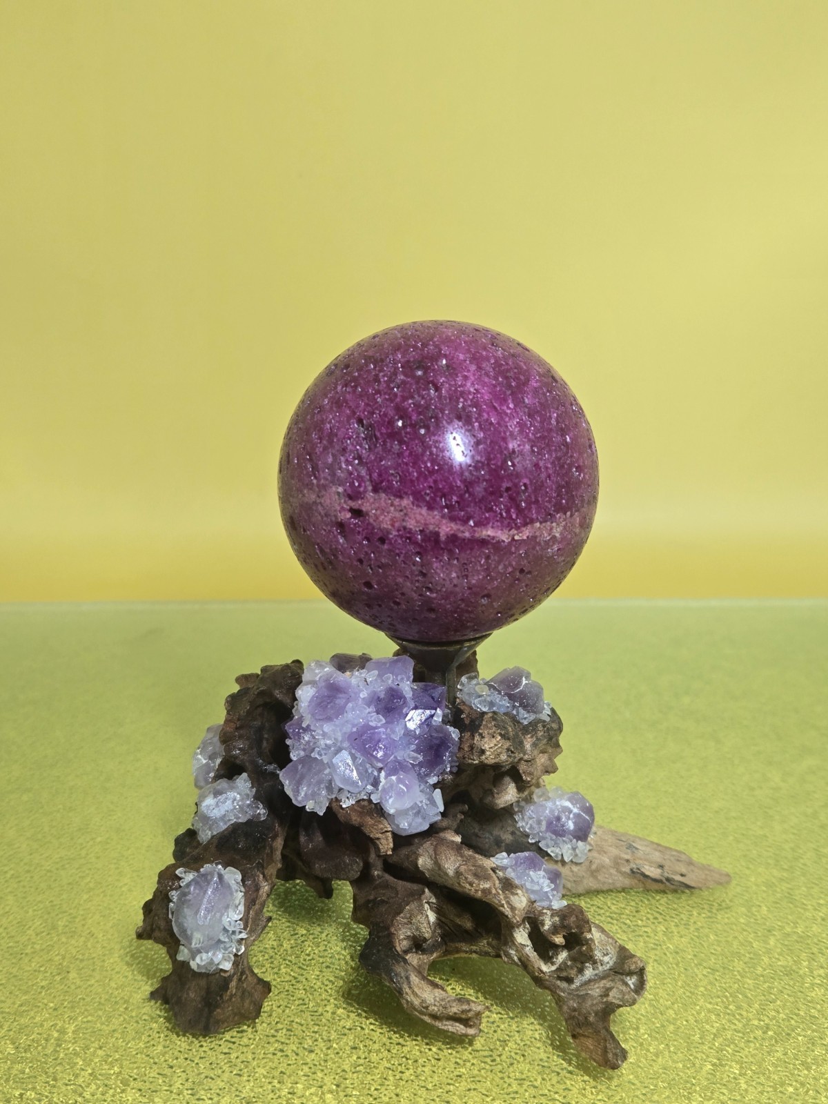 290G Pink UV Ruby Corundum Sphere Crystal Ball Reiki Healing With Wood Stand