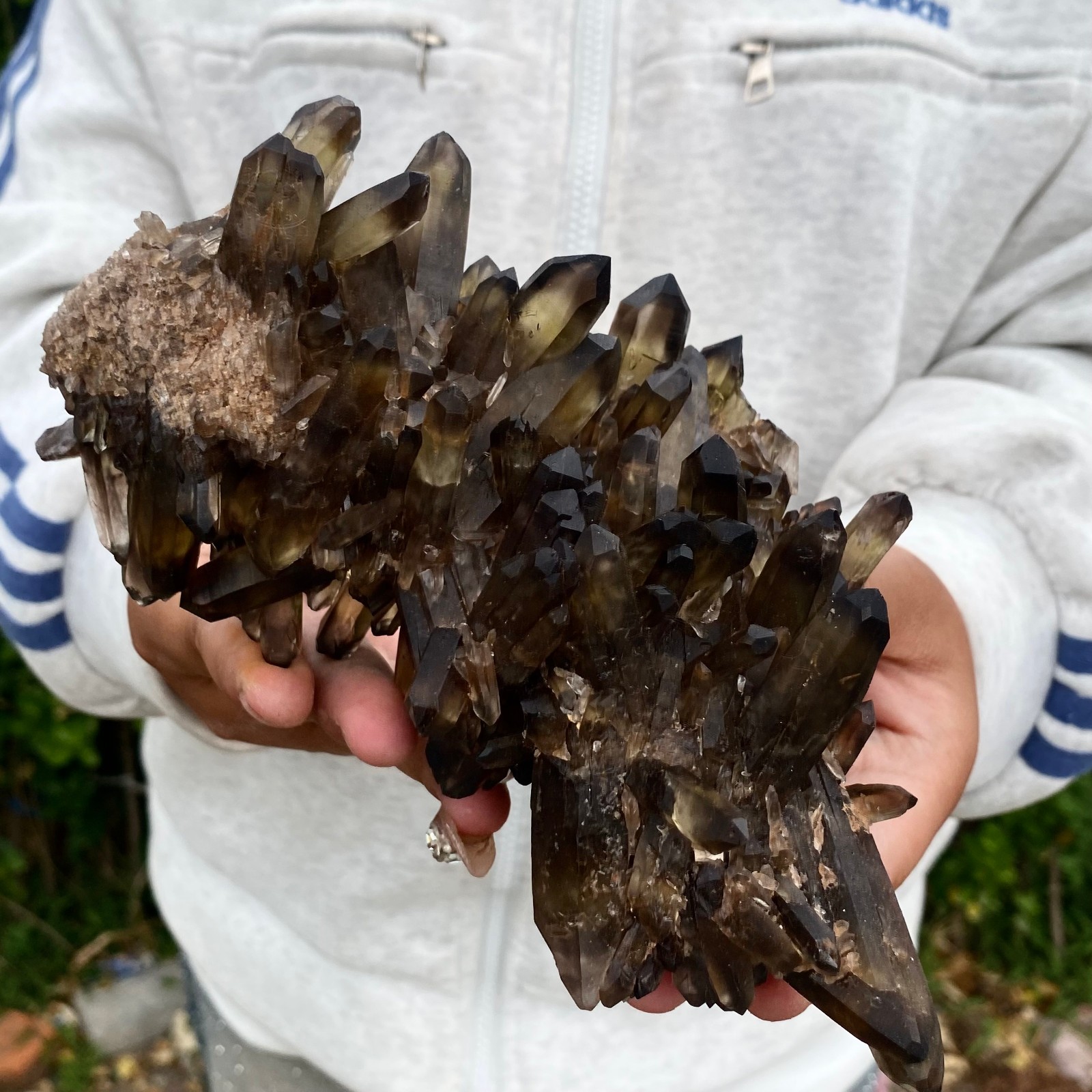 2.33LBNatural Black Smoke Color Quartz Cluster Crystal Specimens Mineral Healing