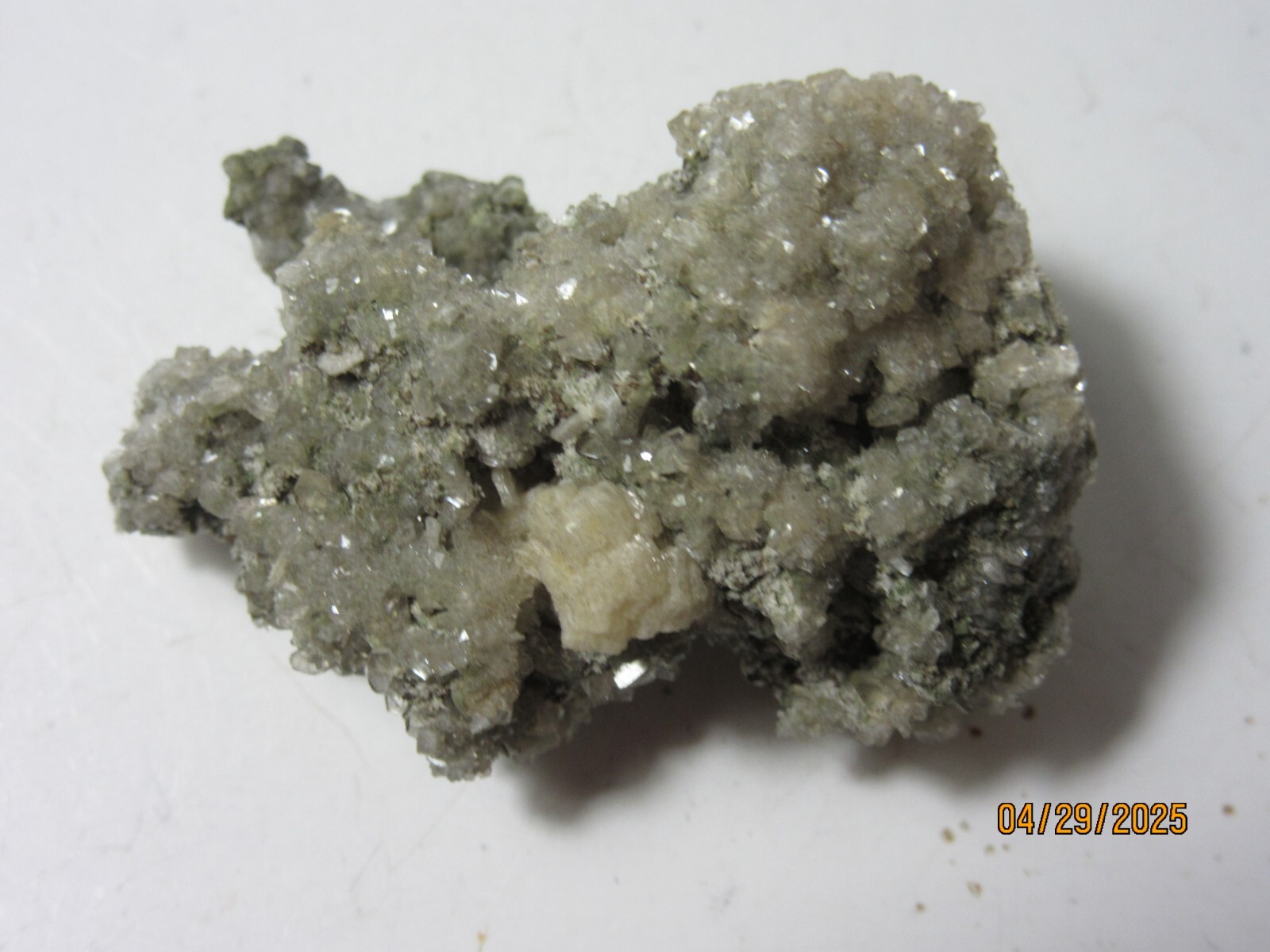 Heulandite on 1 7/8″ Quartz Paterson N.J. Collectible HQPNJC-7s