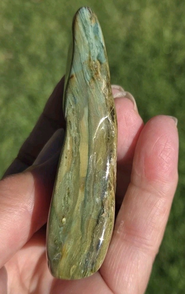 Polished Jasper Green Freeform Pieces 1 – 3.5 x 1.25 x 3/16″ 2 – 3 x 1.5 x 3/4″
