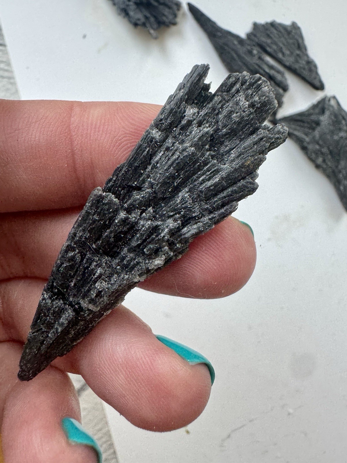 5 Pieces If Black Kyanite 36 Grams