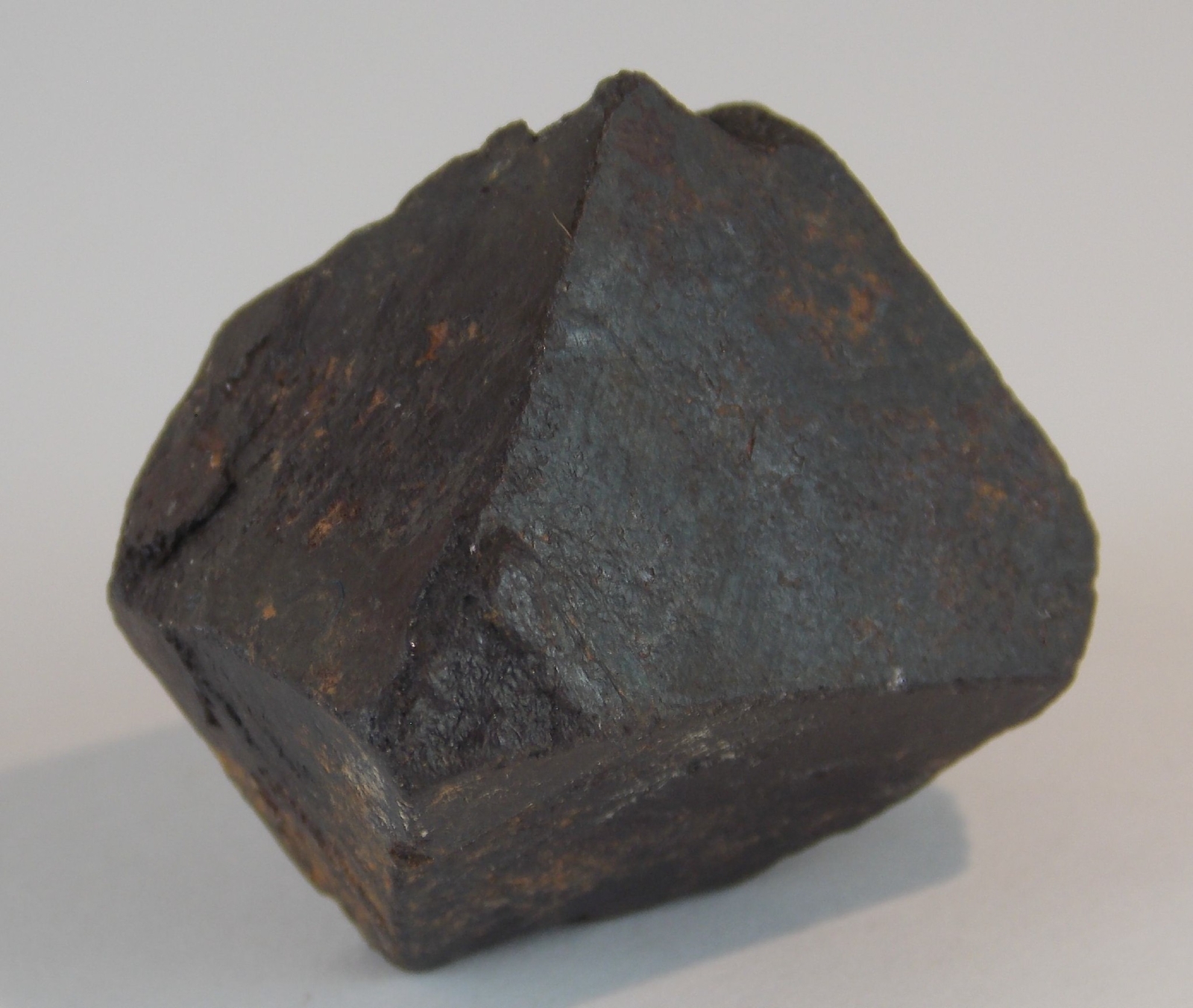 MAGNETITE CRYSTAL – 2.9 cm – 35 grams/175 carats – WHITE’S WELL, AUSTRALIA 28100