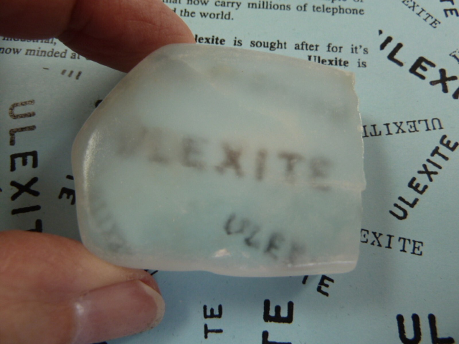 (r32-84) 1-7/8″ Ulexite gemstone Mineral TV rock mine mined rocks Boron CA USA