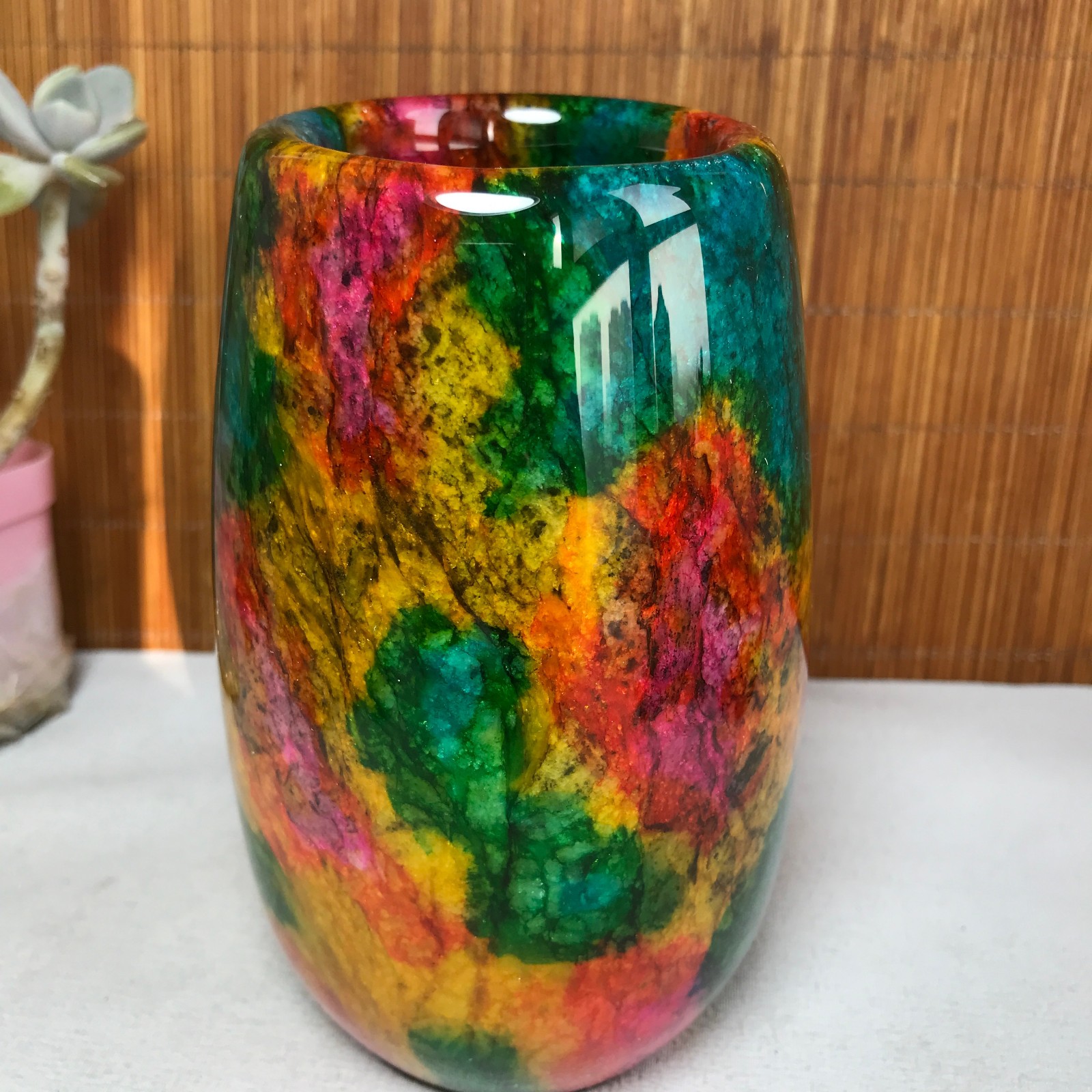 Natural “Seven Colors Jade” vase specimen -Taiwan China 1050g 129mm A3729