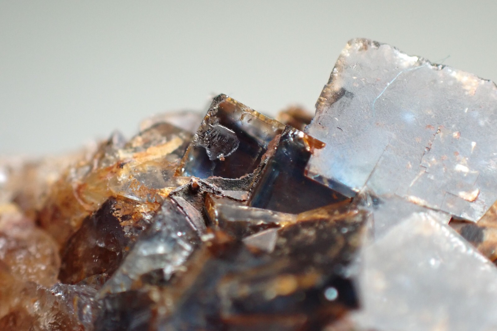 FLUORITE * BLUE CRYSTALS ON QUARTZ * RARE LOCALITY ! Cerny Potok, CZECH REPUBLIC