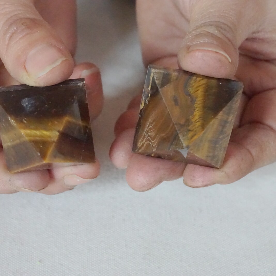 0.5LB 10Pcs Natural Tiger Eye Quartz Crystal Pyramids Points Polished Healing