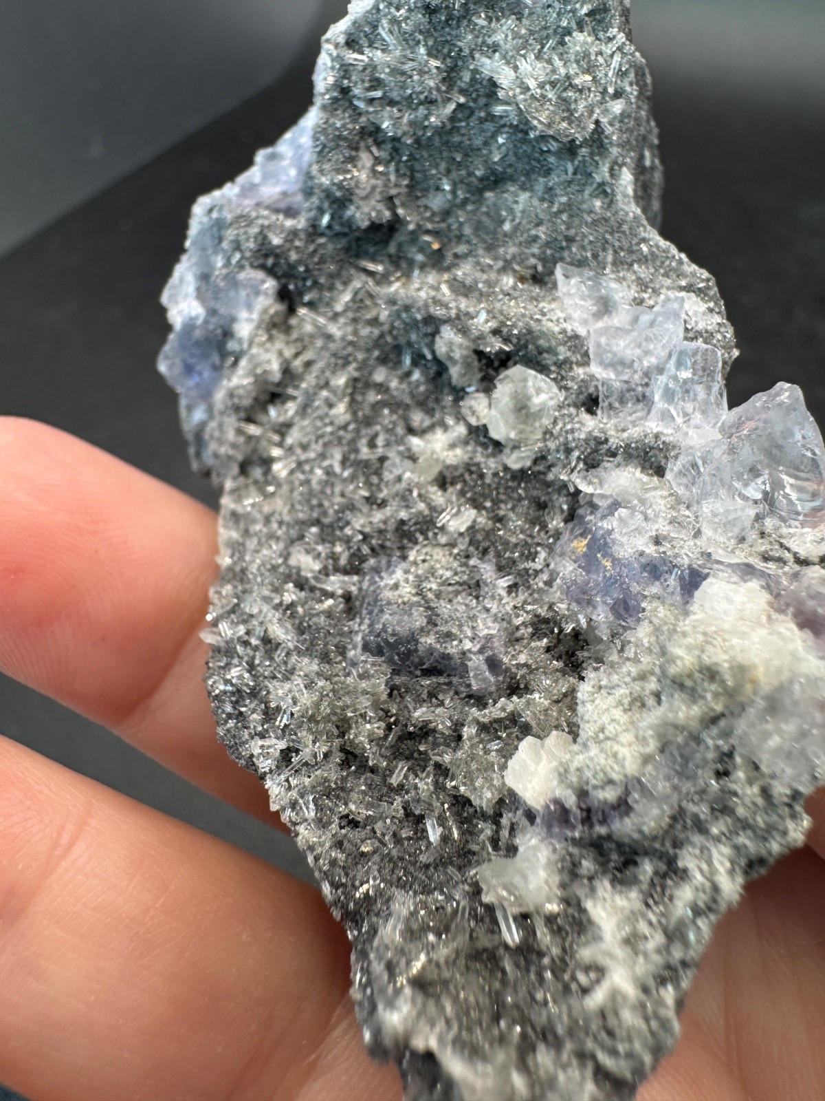 6413 Brilliant Blue Tanzanite Fluorite with RAINBOW and Quartz 106g Fu Jian