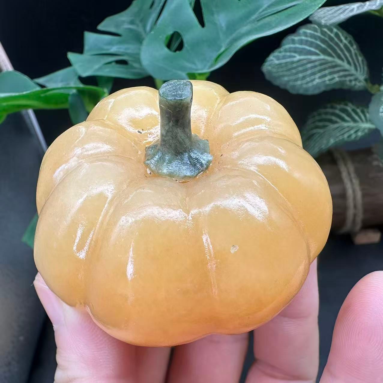 1pc Natural Calcite Quartz Carved Pumpkin Skull Crystal Reiki Healing Decor