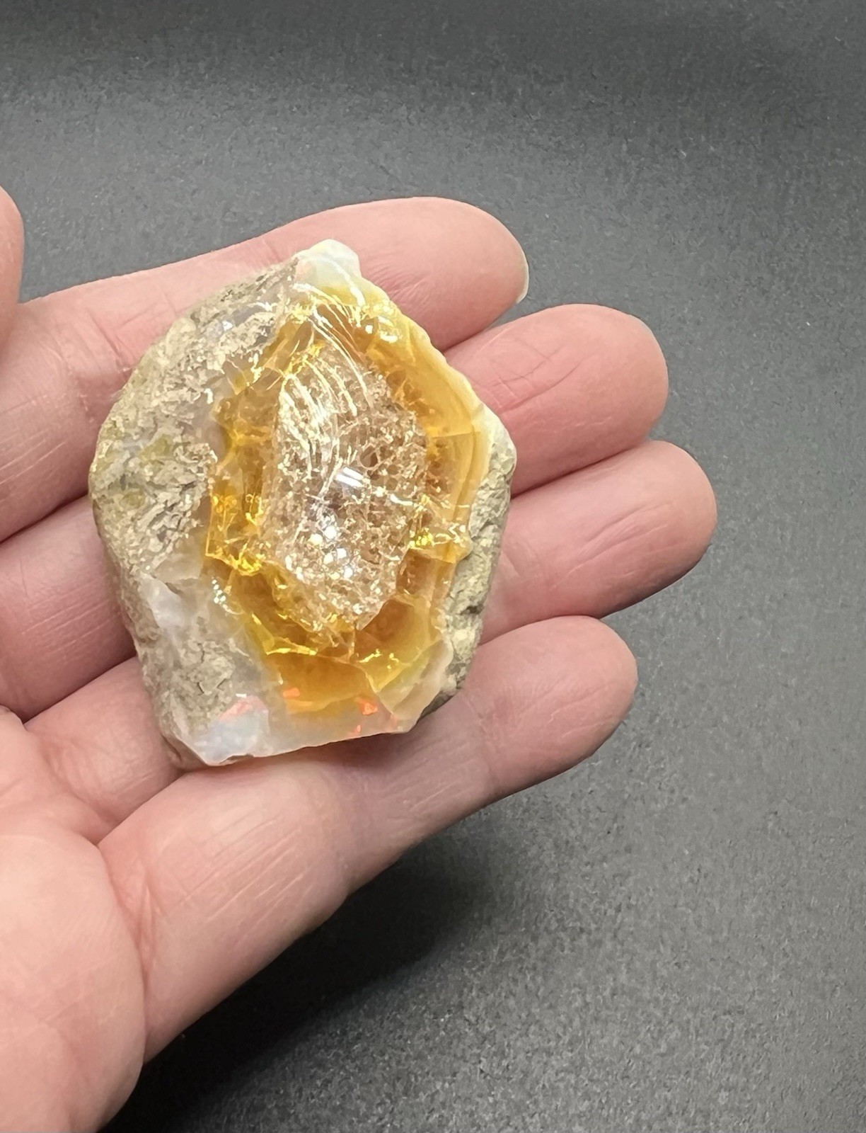 Ethiopian Welo Genuine Opal 30.2g Approx 1 1/2in AWESOME FLASHES
