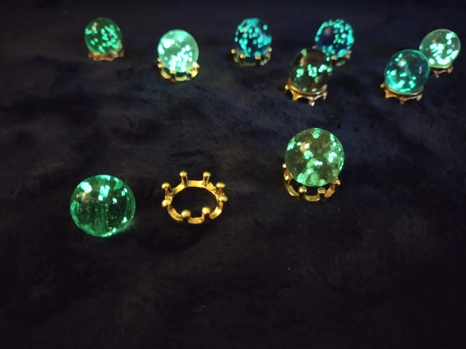 Tiny Crystal Ball-Glow in The Dark Orb-Marble and Stand-Crystal Ball and Gold Cr