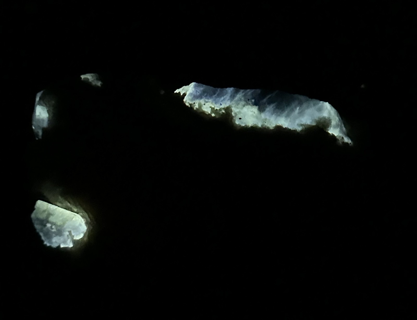 434 Gr. Fluorescent Phosphorescent Sodalite W/ Hackmanite, Fluorapatite, Calcite