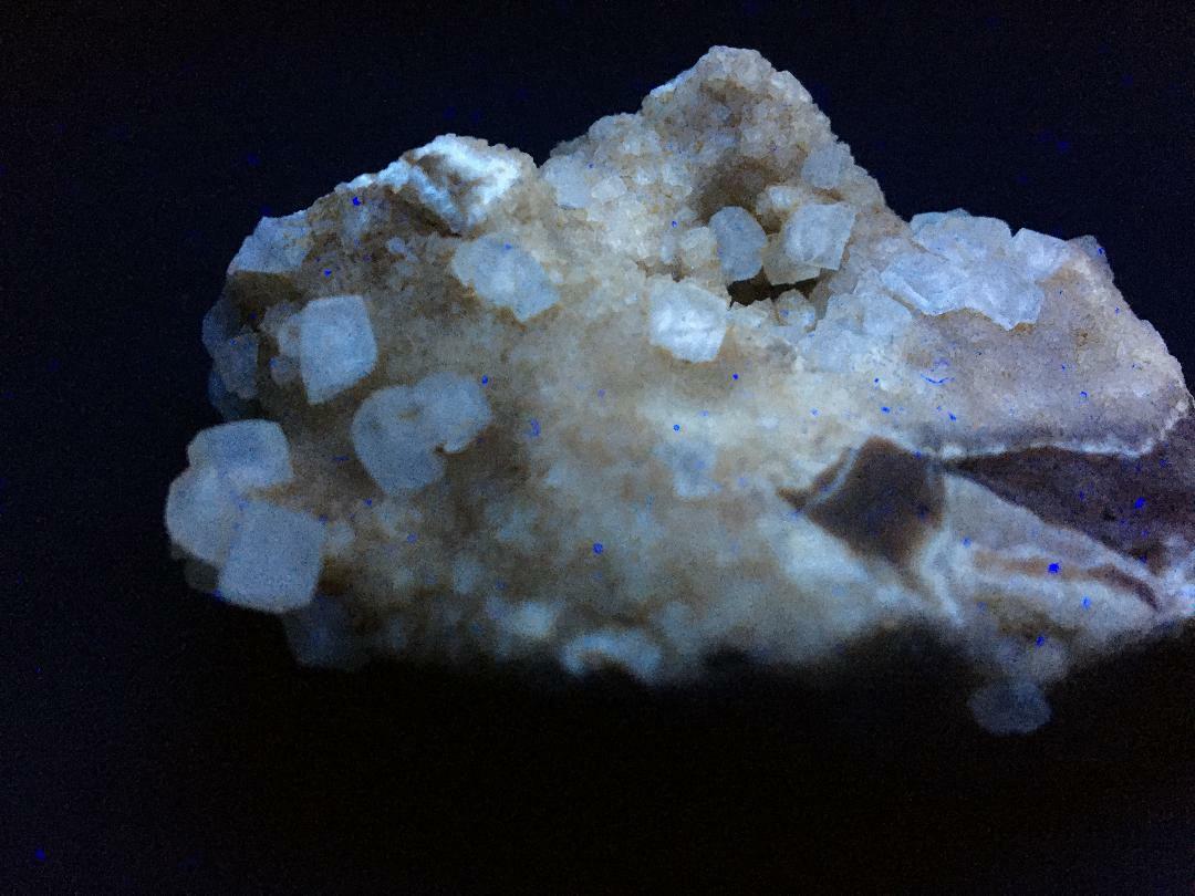 KB: BRIGHT FL. WHITE & YELLOW/WH SW CALCITE XLS. FROM GRAVALOS, LA RIOJA, SPAIN