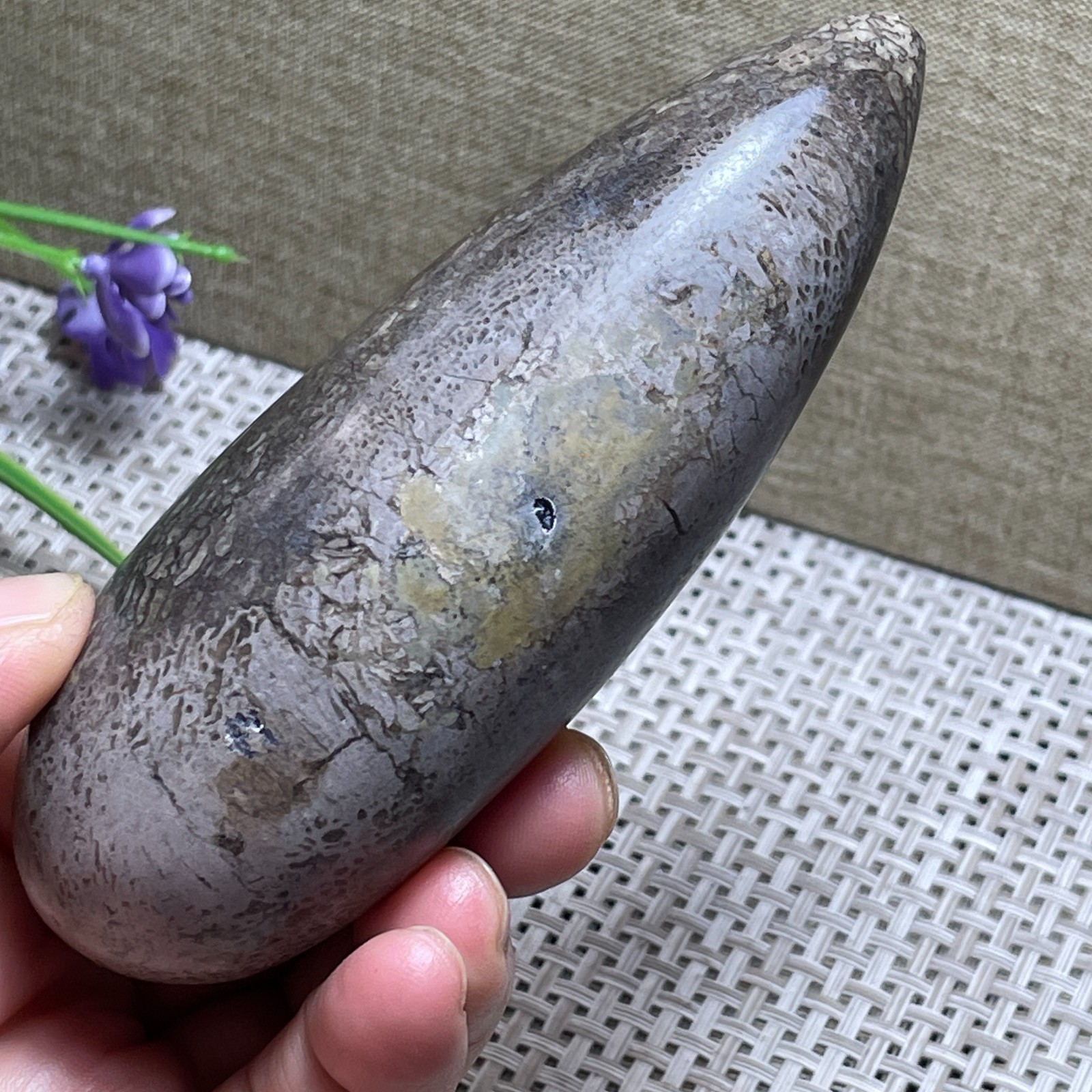 Awesome! beautiful stone home Decoration Madagascar collection 113mm 242g