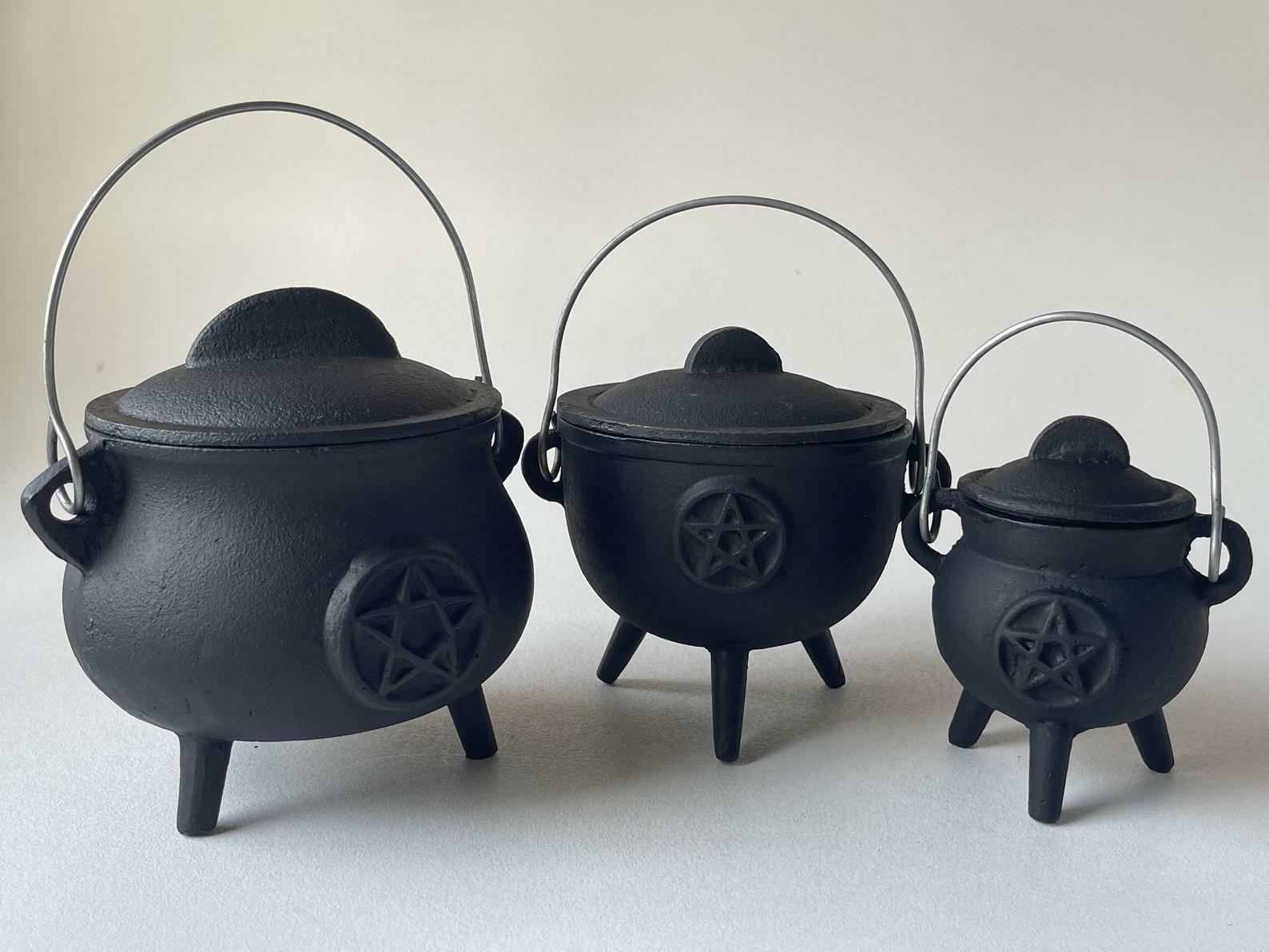 Pentagram Pentacle Cast Iron Cauldron with Lid and Handle, Witches cauldron