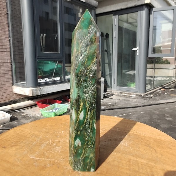 383g Natural Emerald Obelisk Tower Point Quartz Crystal mineral Healing Energy