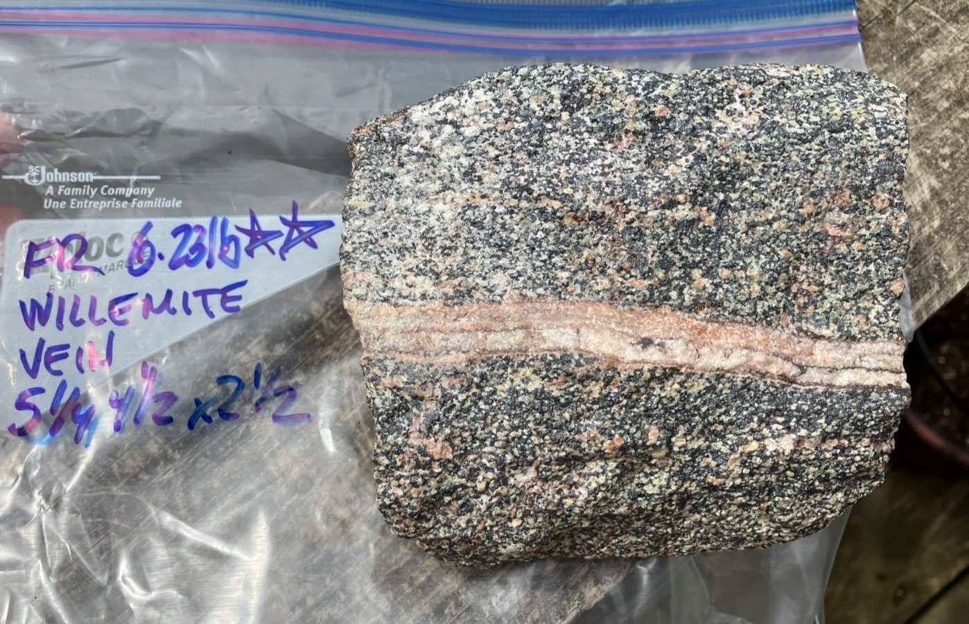 A101 Franklin NJ Fluorescent Willemite Vein 5.25×4.x2.5 in 6.23lb phosphorescent