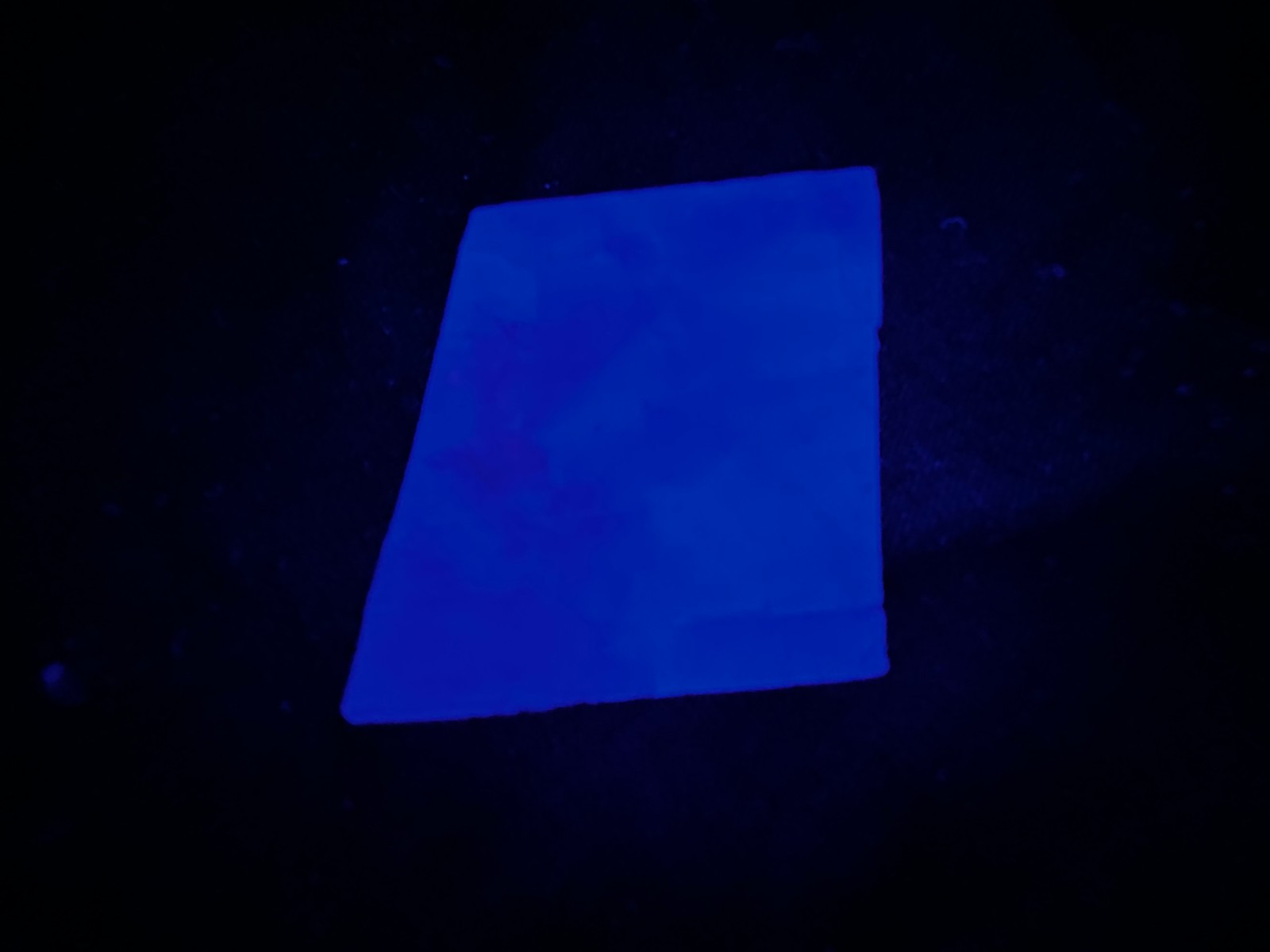 KB: GREAT! SW FL. BLUE/WHITE & PINK LW & PHOSPHORESCENT CALCITE XL. FROM MEXICO