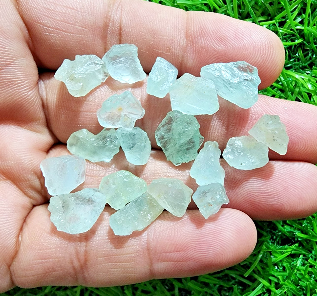 18 Piece Blue Aquamarine Gemstone Rough Lot 9-15 mm Aquamarine Rough Stone Bulk