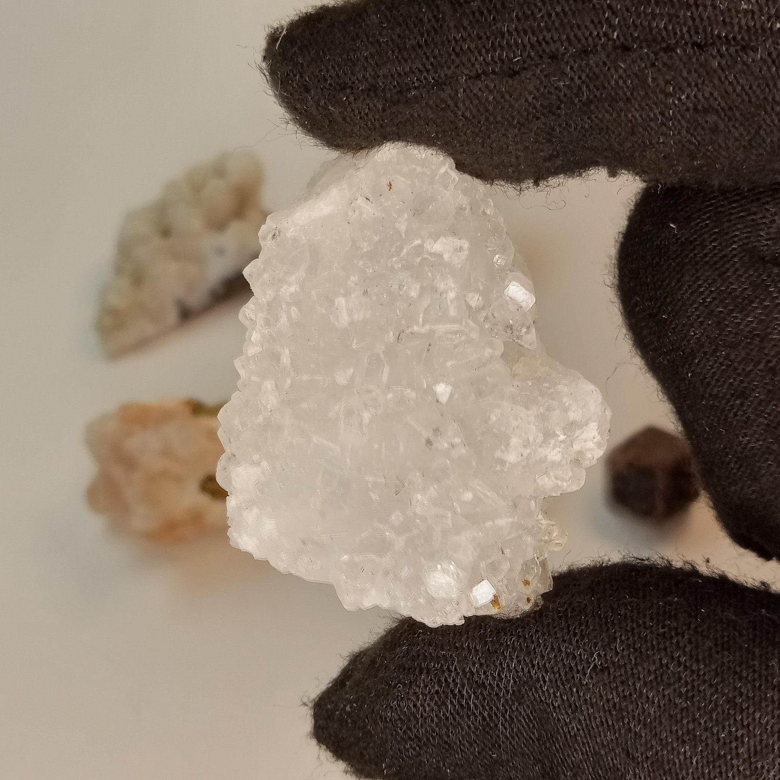 Mixed Mineral Specimen Lot 6pc Chalcedony Apophyllite Garnet Stilbite I15