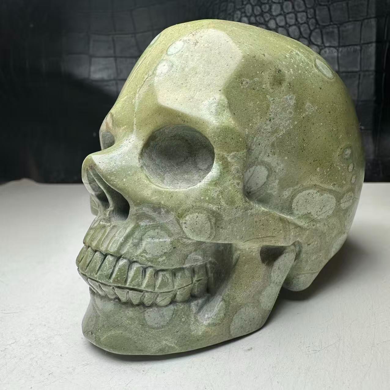780g Natural Crystal Mineral Specimen.Plum blossom stone.Hand-carved SKULL.BD