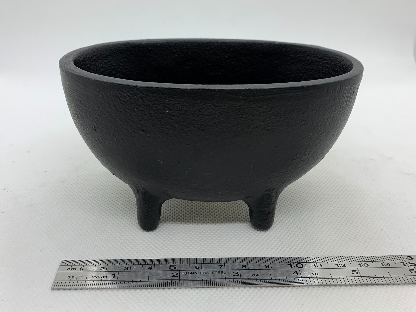 2.5″, 4″ and 5.25″ Long Oval Cast Iron Cauldron, Pick a Size
