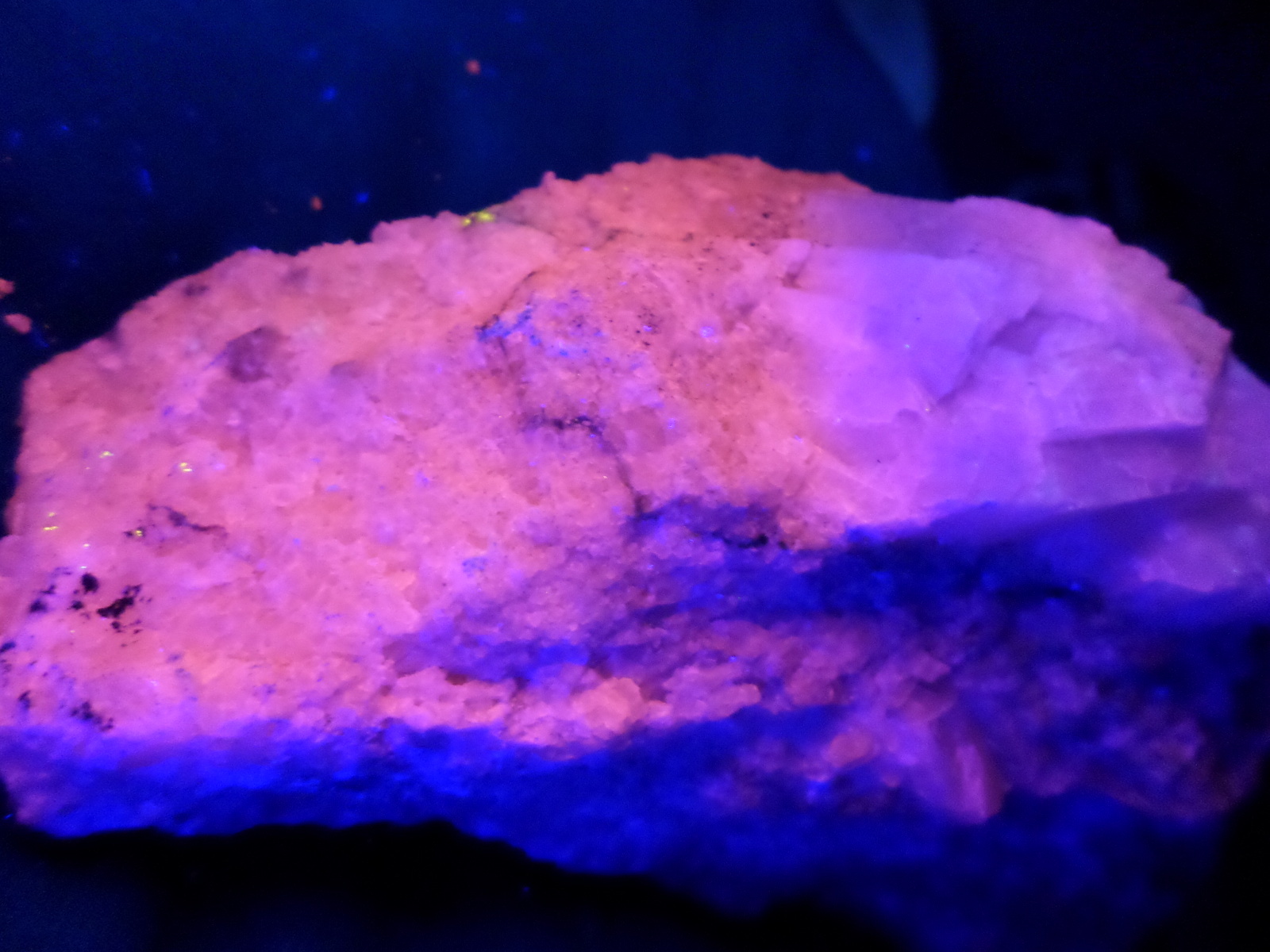 KB: NEW!! BRIGHT FL. RED CALCITE FROM THE WHITE KNOB QUARRY, CALIFORNIA