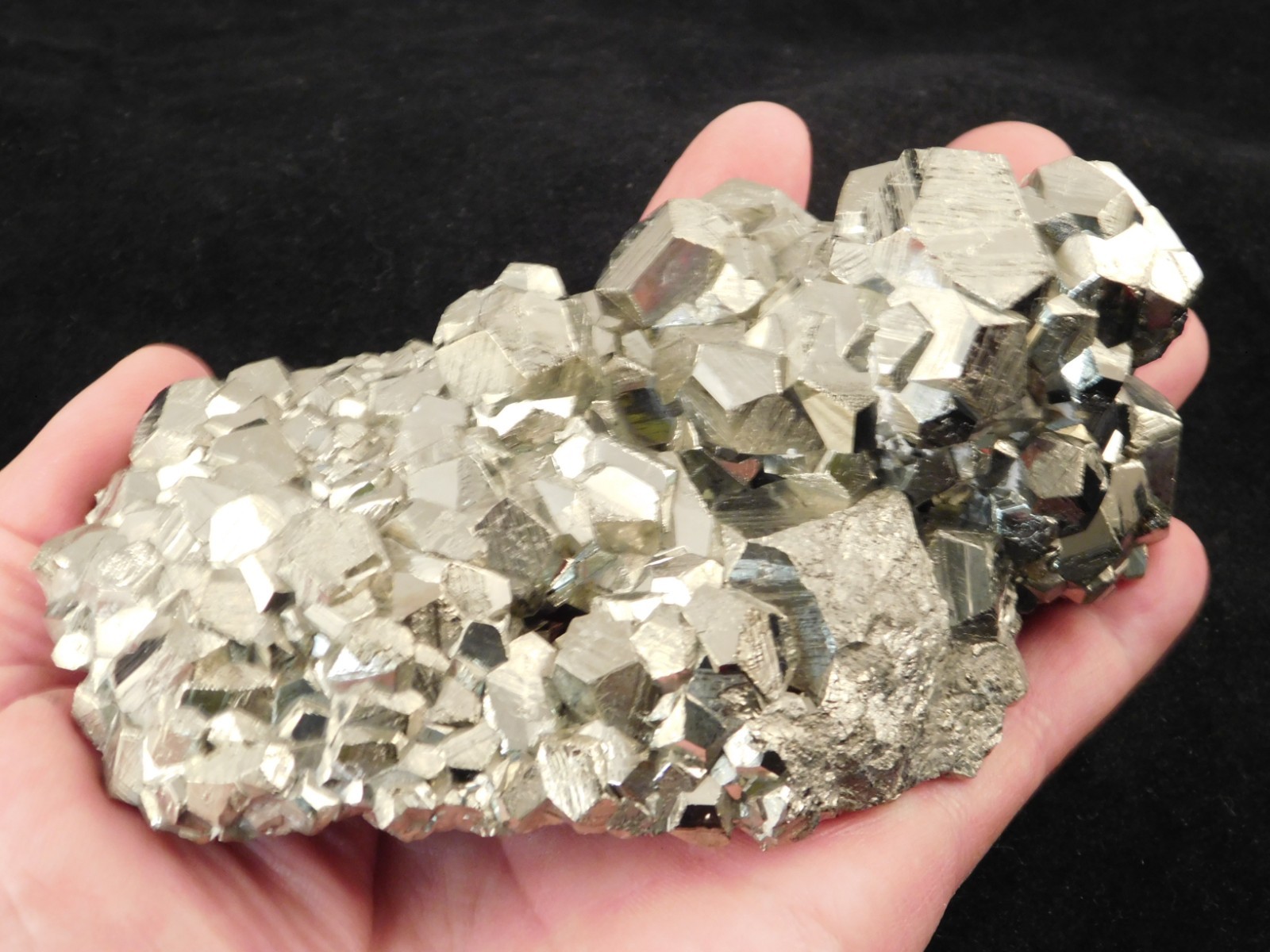 BIG! Dodecahedron PYRITE Crystal Cluster NICE! and 100% Natural Peru 850gr